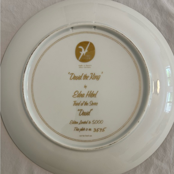 Edna Hibel decorative plates - Picture 7 of 13